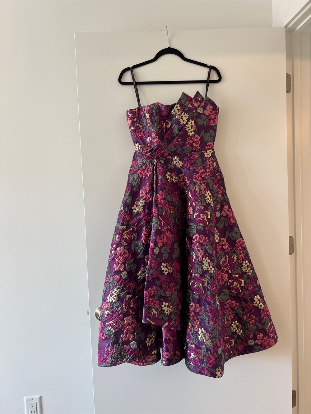 nwt theia gown
